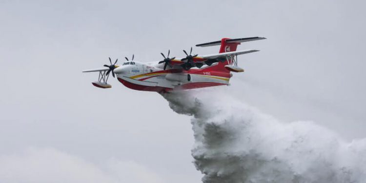 China prueba tres aviones anfibios de grandes dimensiones
