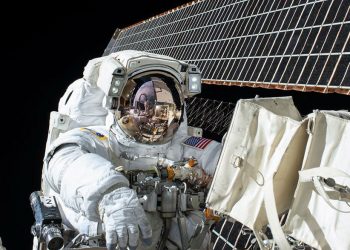 Collins Aerospace realizará la próxima generación de trajes espaciales para la ISS