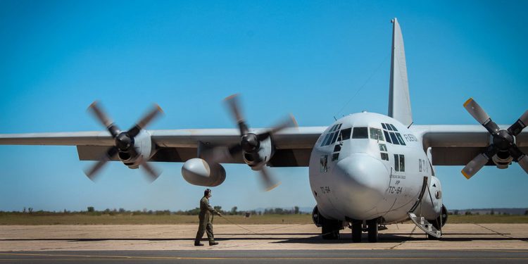 FAdeA entregó un nuevo avión Hércules modernizado a Fuerza Aérea Argentina