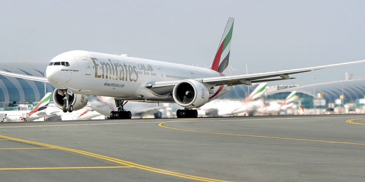Emirates realizó un vuelo de demostración con combustible de aviación 100% sostenible