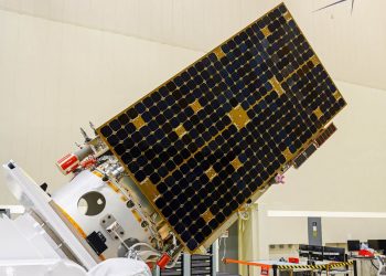 Lockheed Martin completa el primer vehículo espacial LM 400