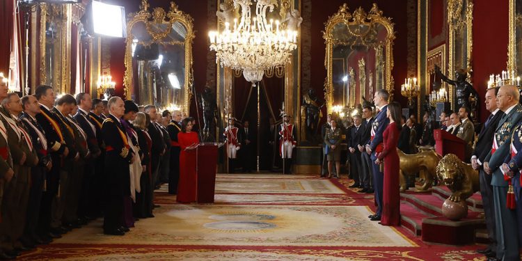 Margarita Robles ensalza en la Pascua Militar el esfuerzo del Gobierno por incrementar las capacidades de las Fuerzas Armadas