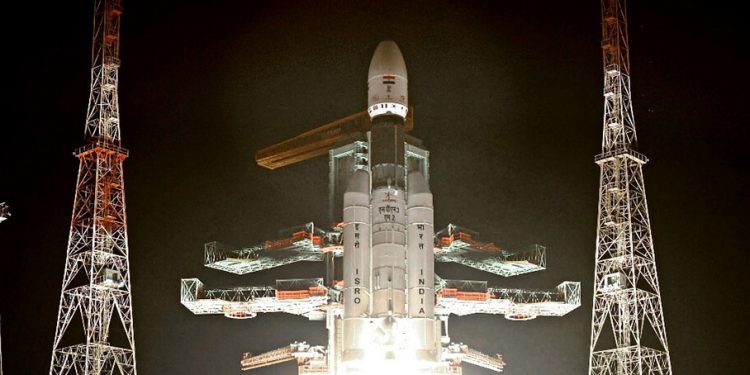 Un Falcon 9 de SpaceX lanzó al espacio 40 satélites de la misión OneWeb Launcher 16