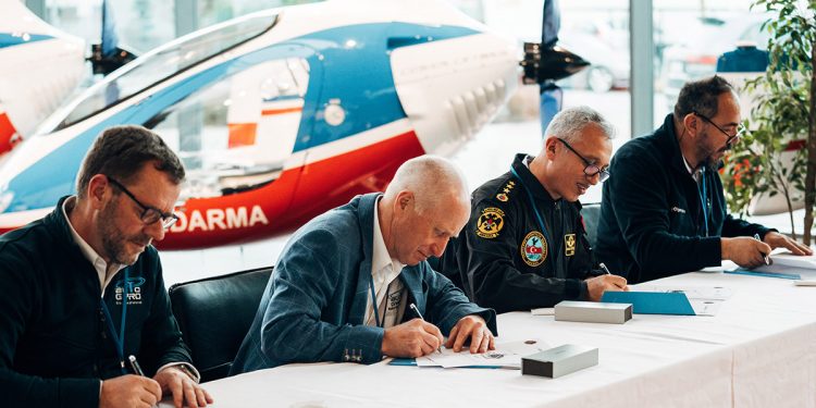 AutoGyro entrega tres autogiros Cavalon Sentinel a la Gendarmería turca