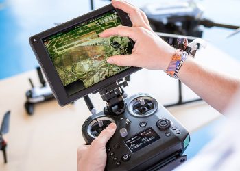 Alumno European Flyers con dron