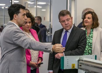 García-Page inauguró en Illescas el Centro de Formación de Construcciones Aeronáuticas