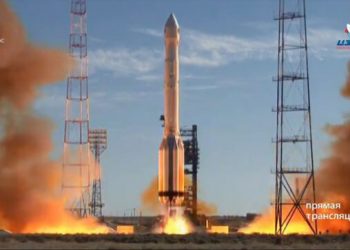 Roscosmos lanzó el cohete Proton-M con el satélite Lunch-5X