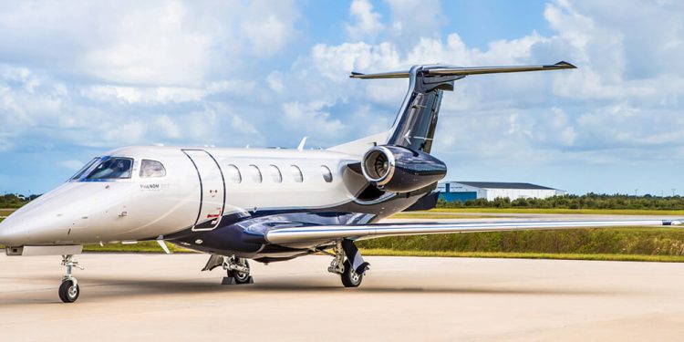 Embraer y CAE lanzan un nuevo simulador de vuelo completo Phenom 300E en Las Vegas