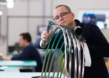 Lufthansa Technik abre una nueva planta de reparación de piezas de motores en Irlanda