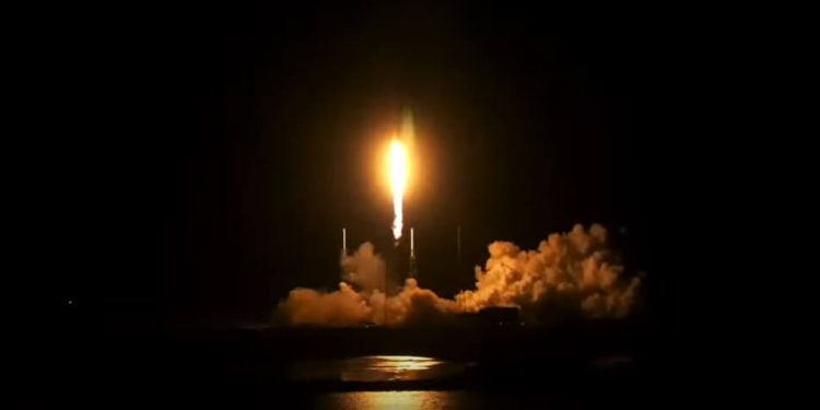 SpaceX lanzó la misión Intelsat IS-40e con el instrumento TEMPO de la Nasa