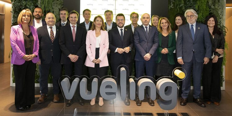 Vueling inaugura su nueva sede en Viladecamps