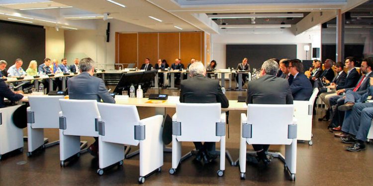 Defensa presenta a la industria aeronáutica las líneas maestras del programa NGWS/FCAS