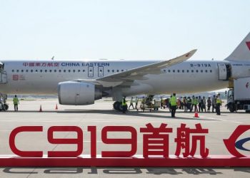 El avión C919 chino inició su operación comercial