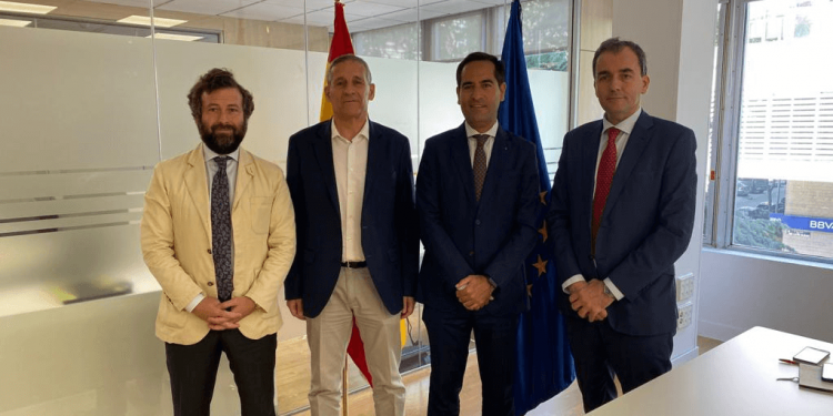 FEDEME y AERO Sevilla estudian con el Comisionado para el PERTE Aeroespacial la puesta en marcha de la AEE