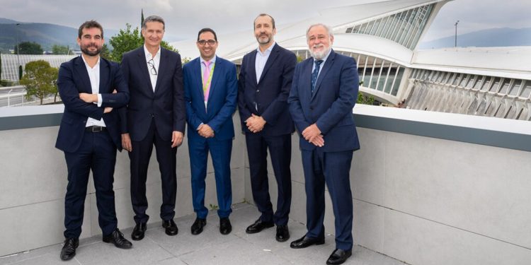 Iberia Airport Services y Repsol utilizan combustible renovable en el aeropuerto de Bilbao