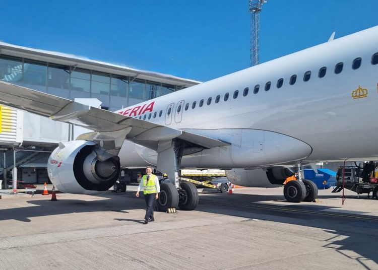 Avión en aeropuerto