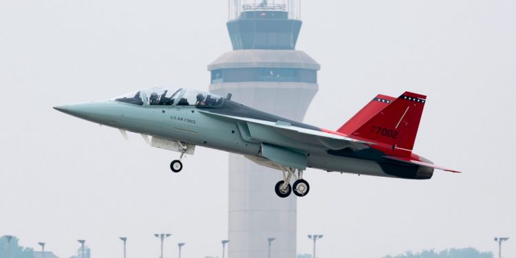 Boeing completó el primer vuelo del T-7A con la Fuerza Aérea de EEUU