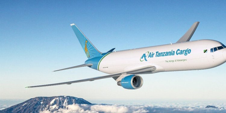 Boeing y Air Tanzania celebran la entrega del primer carguero 767 a África