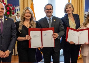 Ecuador firmó los Acuerdos Artemisa
