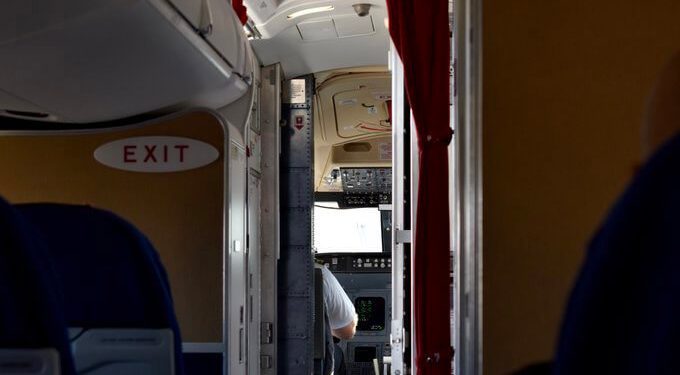 La FAA exige una barrera adicional en la cabina de los nuevos aviones para garantizar su seguridad