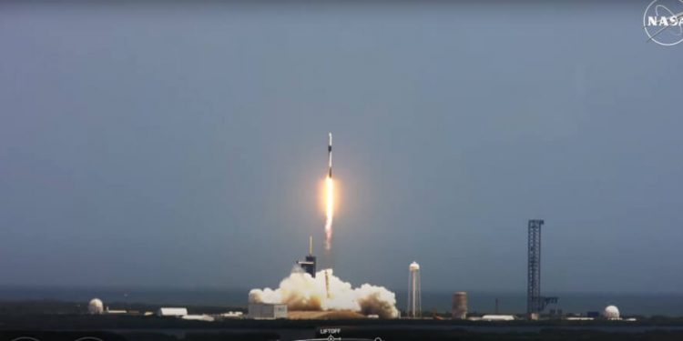 La Nasa y SpaceX lanzaron la nave de carga Dragon hacia la ISS