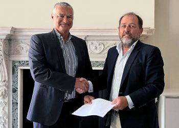 Britten-Norman y SJC Group firman una carta de intención para adquirir aviones Islander