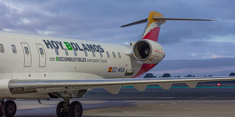 Cepsa comercializa ya combustible sostenible para la aviación en los principales aeropuertos españoles