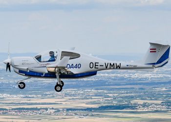 El eDA40 de Diamond Aircraft realiza su vuelo inaugural
