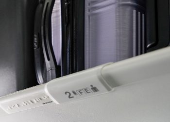 United Airlines, pionera en la inclusión del braille en sus aviones