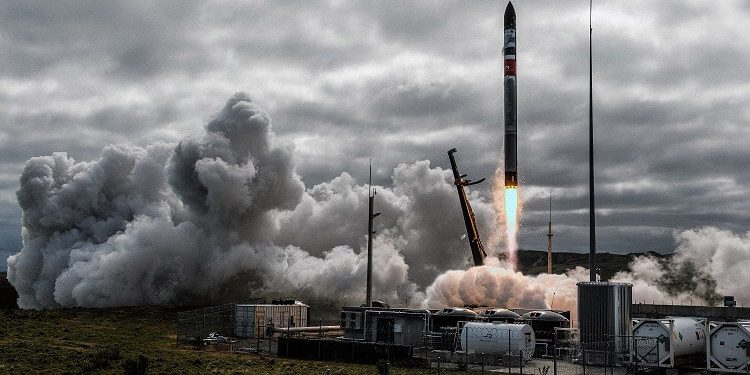 Rocket Lab lanza su misión Electron número 40, reutilizando un motor