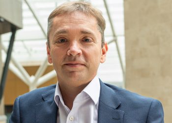 Simon McNamara, nuevo director de Asuntos Gubernamentales e Industriales de Heart Aerospace