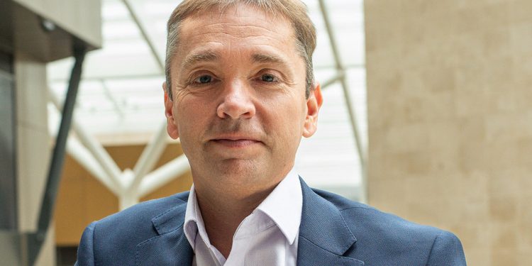 Simon McNamara, nuevo director de Asuntos Gubernamentales e Industriales de Heart Aerospace
