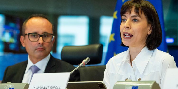 Diana Morant, la ministra de Ciencia e Innovación en funciones, durante su discurso ante el Parlamento Europeo.