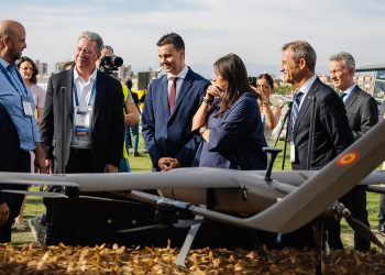 Héctor Gómez, ministro de Industria, Comercio y Turismo en funciones, durante su visita