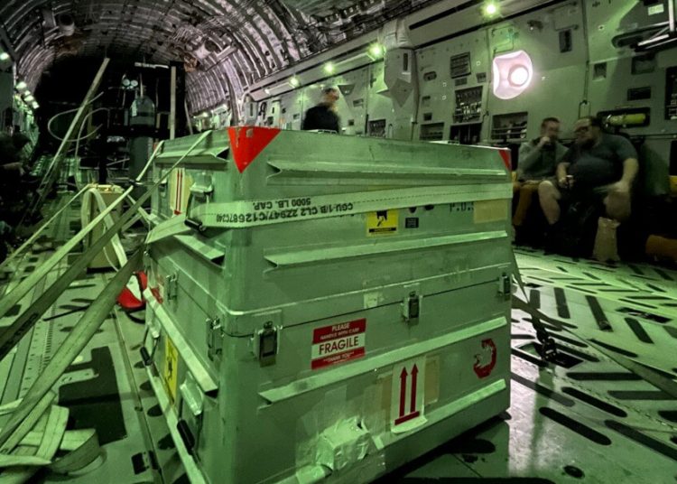 La muestra del asteroide Bennu ya está en Houston para su estudio