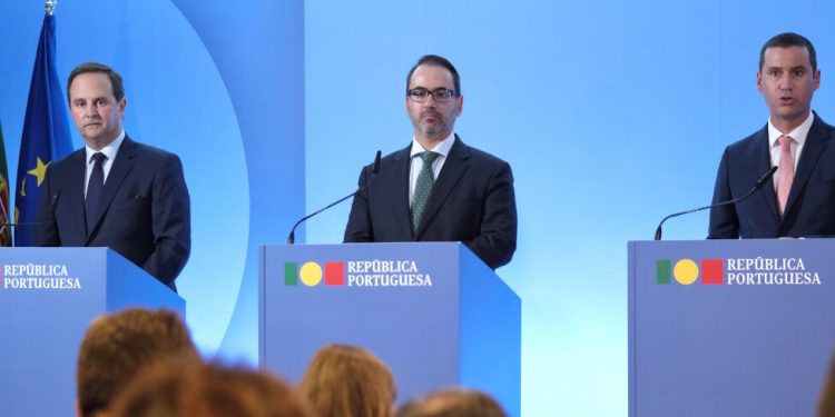Portugal inicia el proceso de privatización de TAP