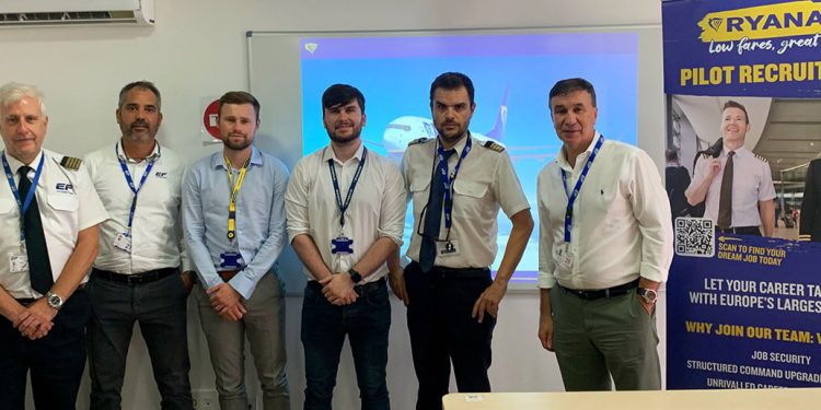 Ryanair y European Flyers colaboran para ofrecer oportunidades de empleo en la aviación