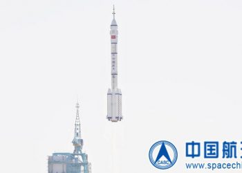China lanza la nave Shenzhou-17