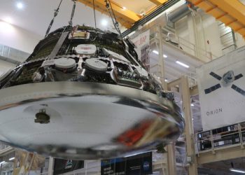 Ensamblados los módulos de servicio y la nave Orion de la misión Artemisa II