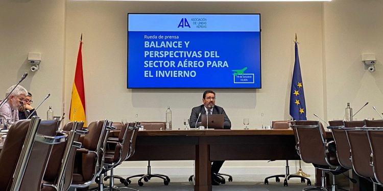 Javier Gándara, presidente de ALA, en rueda de prensa