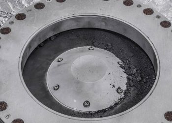 La muestra del asteroide Bennu contiene abundante agua y más carbono delo esperado