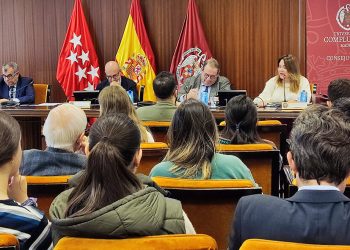 Los profesionales del turismo se suman a los sectores contrarios a la suspensión de vuelos cortos