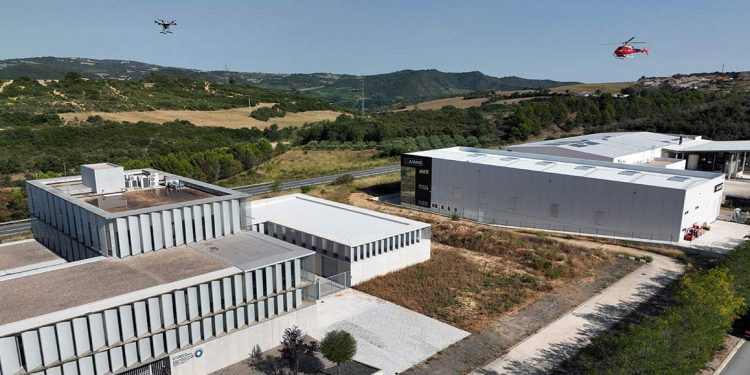 un helicóptero perteneciente al Gobierno de Navarra compartía el espacio aéreo con un dron.