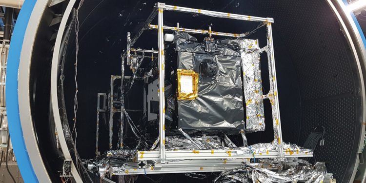 Unidades de Proba-3 en TVAC durante las pruebas de vacío térmico en instalaciones de IABG, Alemania.