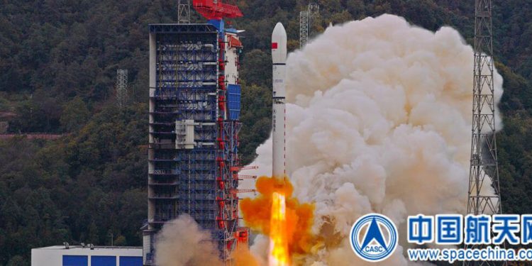 China lanzó un satélite experimental para tecnologías de Internet satelital