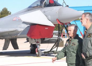 El Rey visitó las instalaciones del Tactical Leadership Programme y la Maestranza Aérea de Albacete
