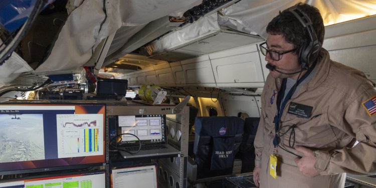 La Nasa y sus socios exploran los efectos del combustible sostenible en las estelas de vapor de los aviones