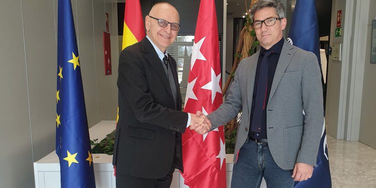 Marco Stanghini, de OHB, y Augusto Caramagno, de Sener