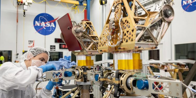 VIPER, el primer rover robótico lunar de la Nasa toma forma para su lanzamiento dentro de un año