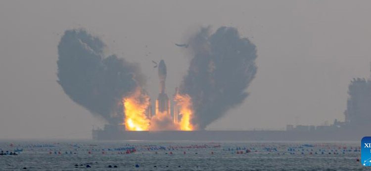 China lanzó su primer cohete Gravity desde el mar
